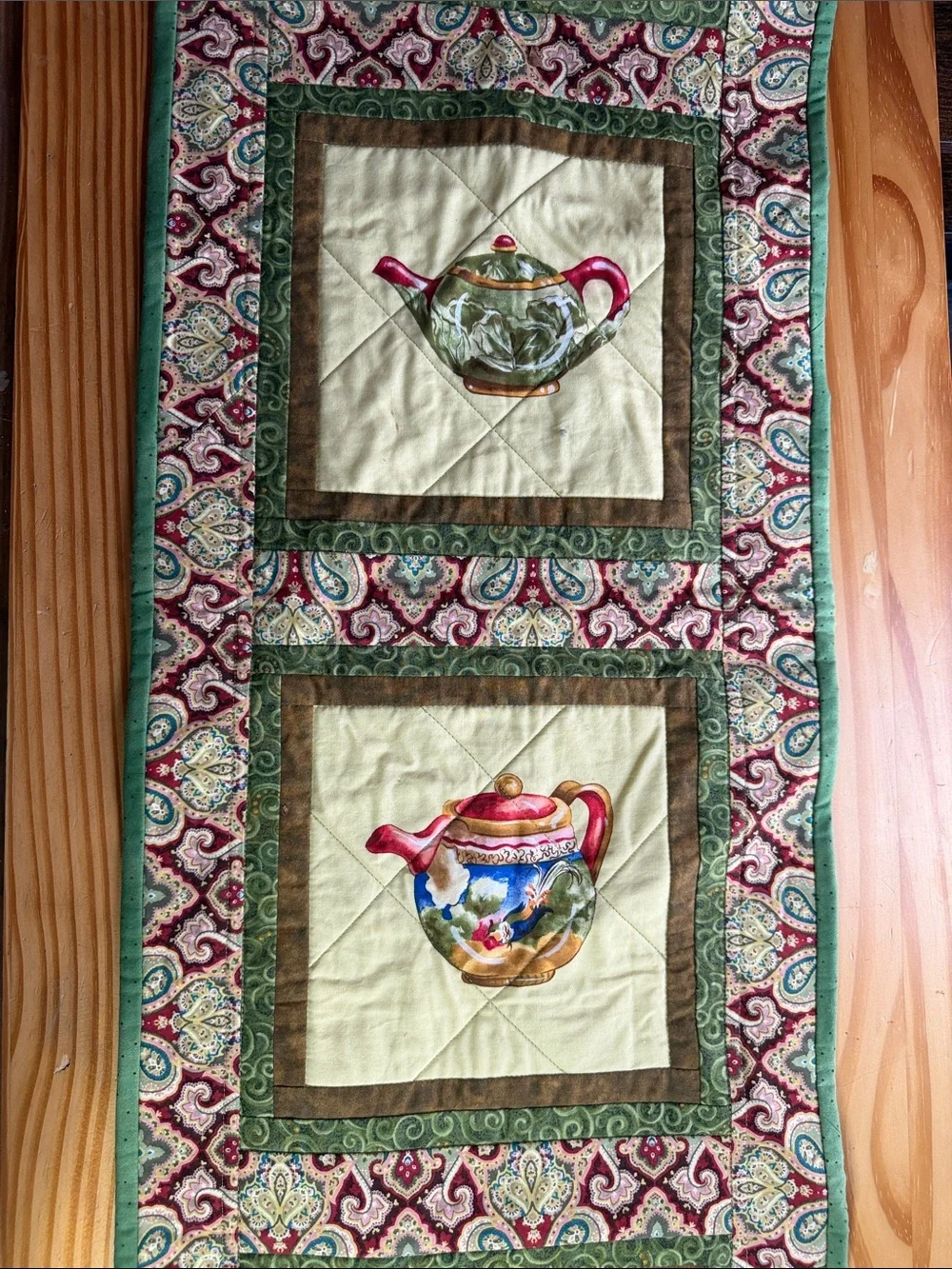 Handmade Quilted Teapot Table Runner Vintage Kitchen Cottagecore Green Red